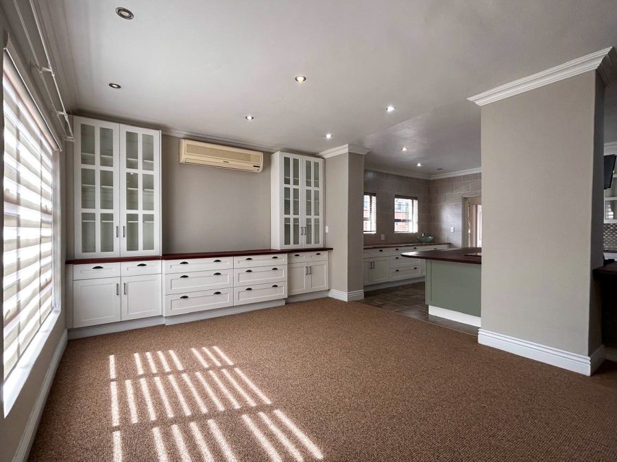4 Bedroom Property for Sale in Grimbeeck Park North West